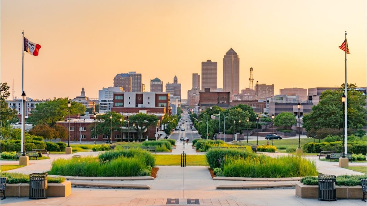 Des Moines